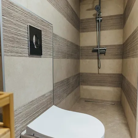 Old Town Apartment *